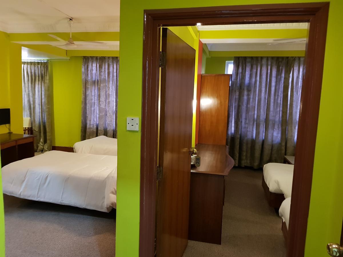 Harati Manor Inn Kathmandu Buitenkant foto