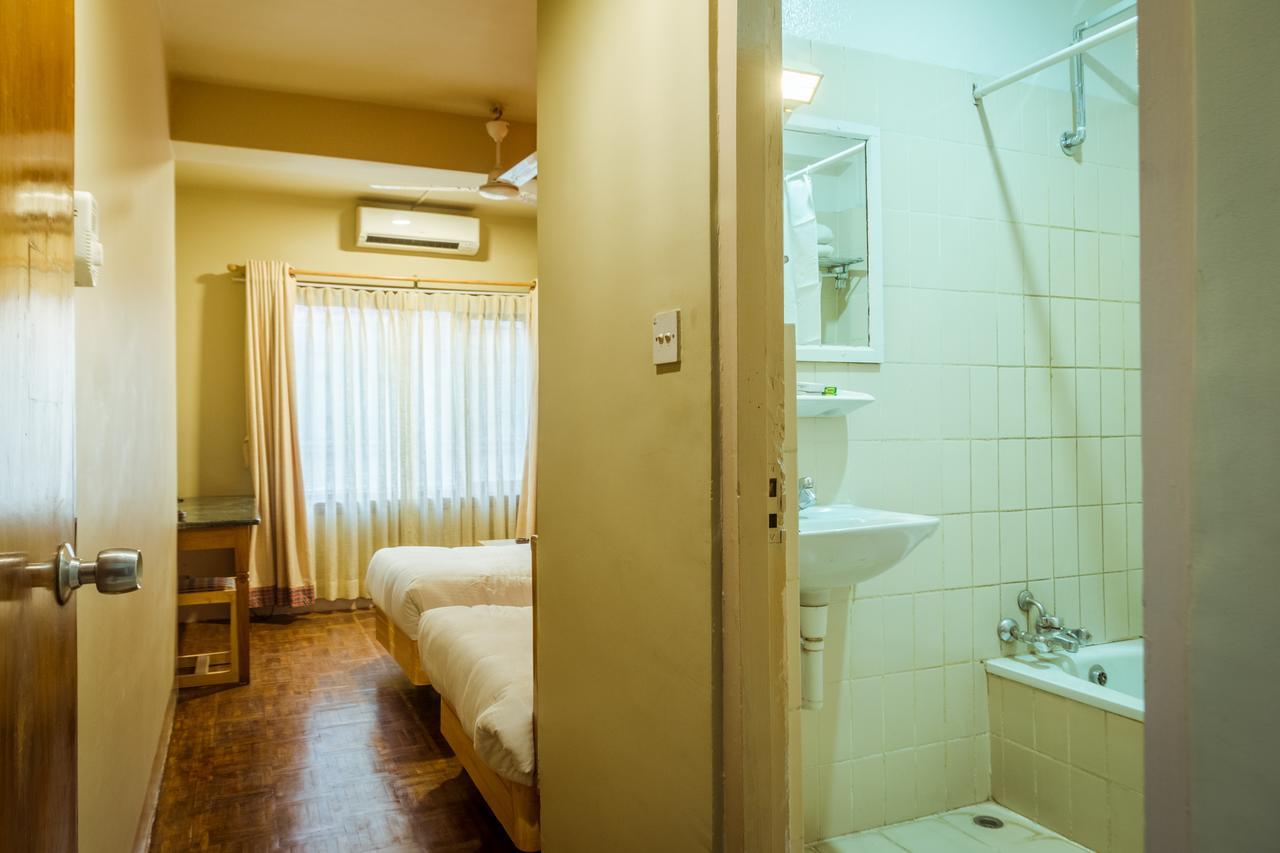 Harati Manor Inn Kathmandu Buitenkant foto