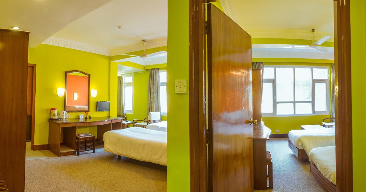 Harati Manor Inn Kathmandu Buitenkant foto