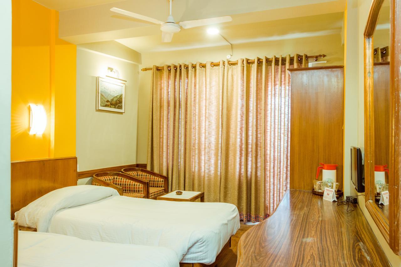 Harati Manor Inn Kathmandu Buitenkant foto
